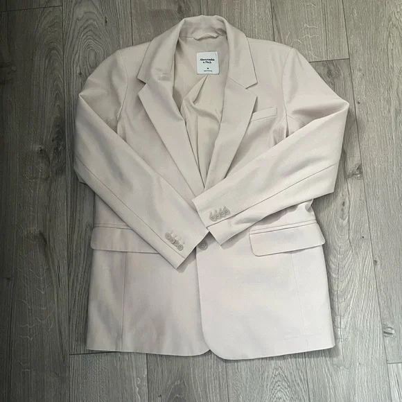 Lightweight suiting blazer - Picture 3 of 5